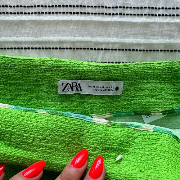 SOLD Zara Mini skirt - Picture 2 of 3
